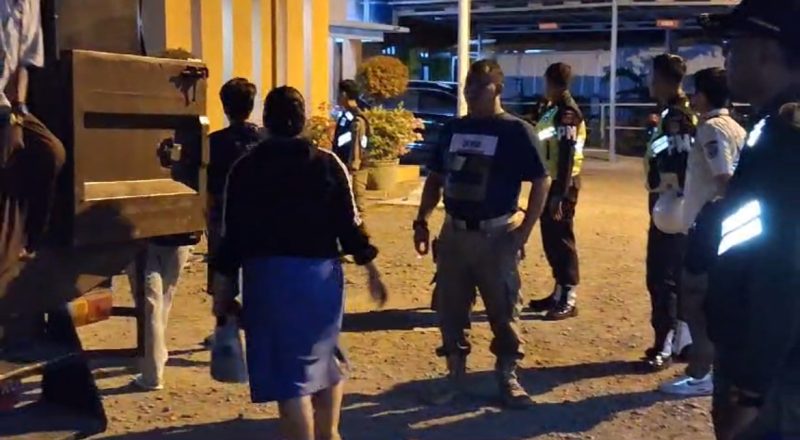 15 pasangan bukan suami istri di amankan ke kantor Satpol-PP Brebes untuk didata dan dibina (Ank, poskotaonline)