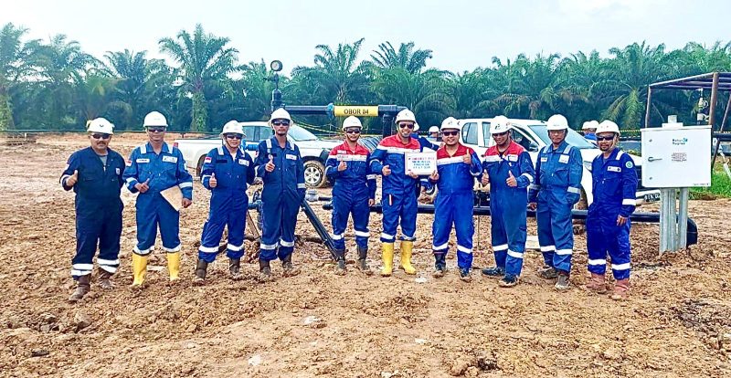 Para Perwira Pertamina Hulu Rokan (PHR) usai meninjau sumur di lapangan Obor Wilayah Kerja Rokan