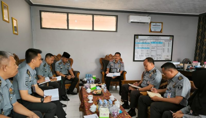 Kalapas Brebes, Isnawan pimpin rapat koordinasi jelang Nataru (fot: Ismail/Poskota.online)