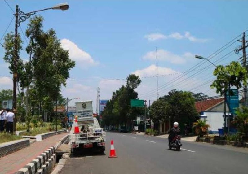 Lampu PJU Baru yang telah terpasang di Jalan Binorong-Tapen, di komplek Indonesia Power, Kabupaten Banjarnegara