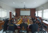 DPC Yayasan Buser Indonesia (YBI) Kabupaten Brebes audiensi dengan Dinas Pertanian dan Ketahanan Pangan terkait adanya dugaan penyimpangan (foto: Ismail/Poskota.online)