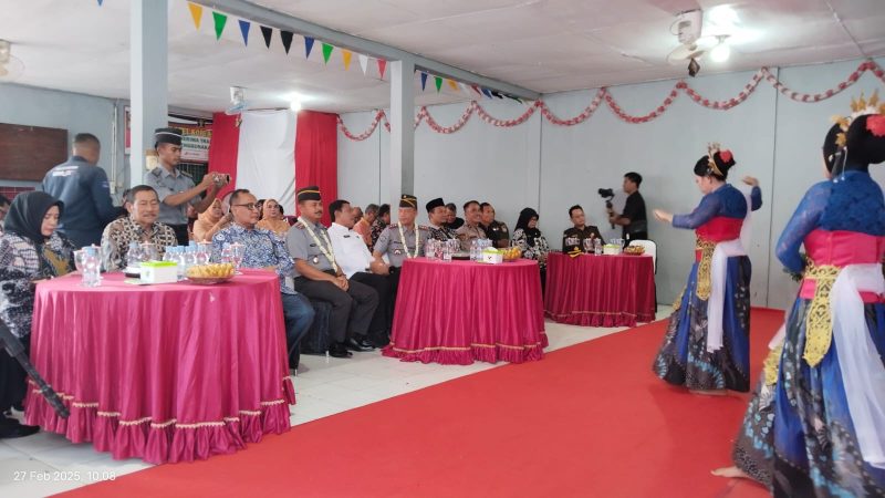 Owner PT. Dedy Jaya Lambang Perkasa, H. Muhadi Setiabudi, menghadiri acara Sertijab dan pisah sambut Kalapas Brebes. (Foto:Poskota.online)