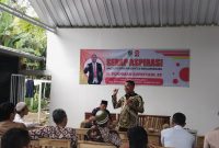 Foto: Rohman Supriyadi sedang memberi pemaparan di Acara Resesnya untuk warga masyarakat Desa Merden.