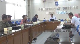 Sekretaris Daerah (Sekda) Kota Tegal, Jawa Tengah drg. Agus Dwi Sulistyantono memfasilitasi upaya perdamaian antara RSUD Kardinah dan CV Curtina Prasara, di ruang rapat Setda Kota Tegal, Rabu (11/6/2025). (Istimewa)