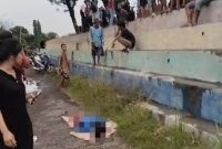 Seorang kakek warga Brebes ditemukan meninggal tergeletak di jalan saat tengah bekerja. Fot:istimewa