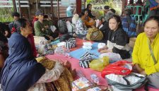 Warga yang menyelematkan diri dan lari kehutan karena longsor di Dukuh Situkung, Desa Pandarum, Kecamatan Pandanarum berhasil di evakuasi oleh Tim SAR Gabungan. (foto/doc)